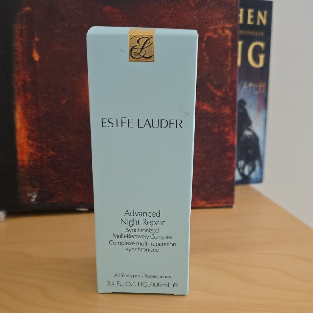 Estee Lauder Advanced Night Repair in Light Blue Box
